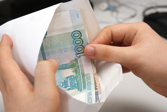В Сочи начнут борьбу с серыми зарплатами в конвертах Сочи